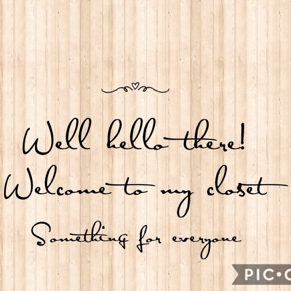 ⚜️Good Day! and Welcome To My Closet!⚜️ - Picture 2 of 4